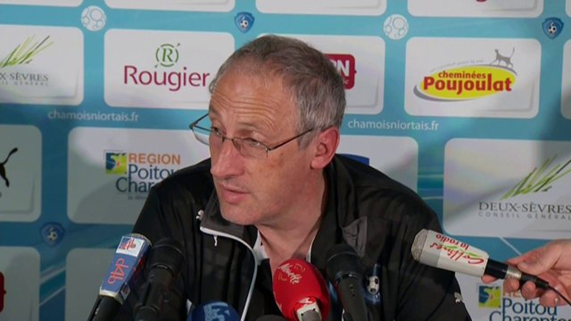 Conférence de presse Chamois Niortais - Angers SCO (2-1) : Pascal GASTIEN (NIORT) - Stéphane MOULIN (SCO) - 2013/2014