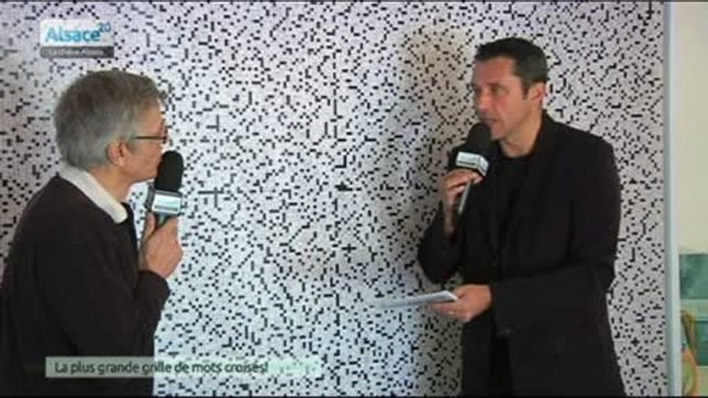 Une grille géante de mots croisés