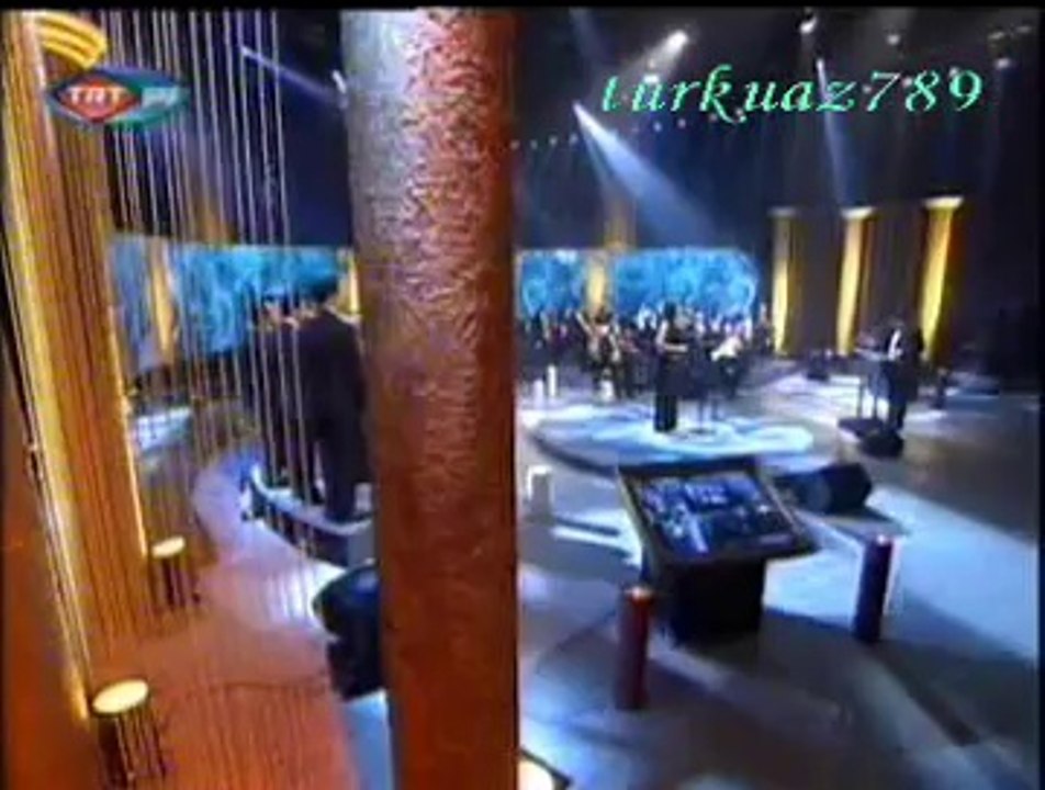 Jülide SEZEN-Deli Gönül Gezer Gezer Gelirsin