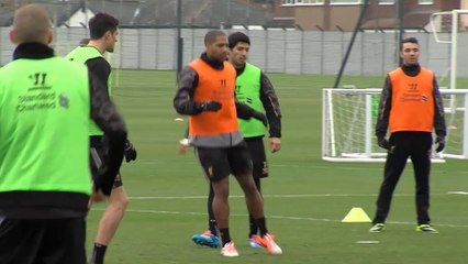 FÚTBOL: Premier League: Rodgers: "Suárez es de lo mejorcito que hay"