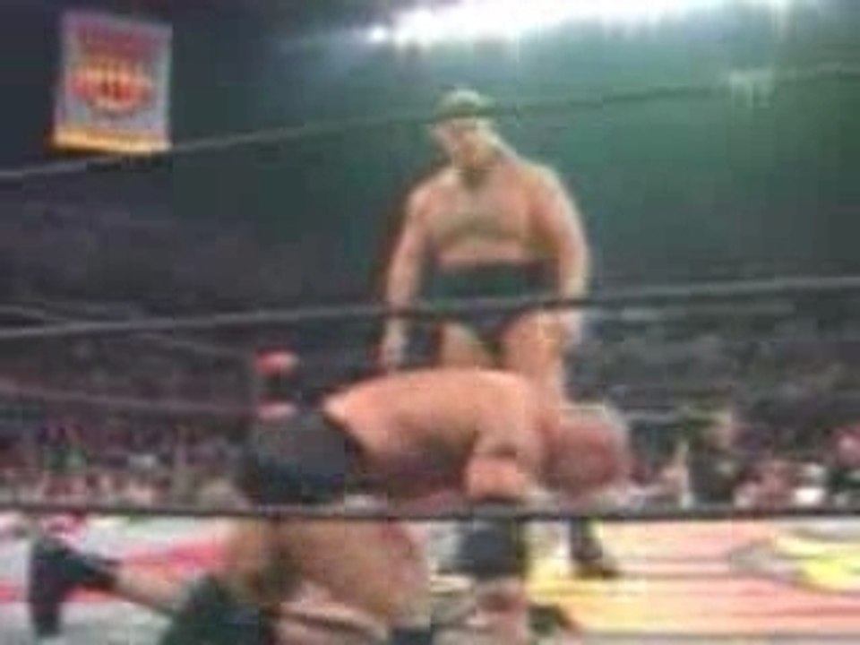 WWE - WCW - Goldberg vs. The Giant