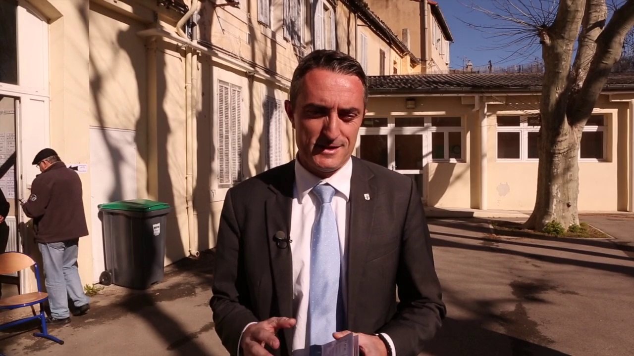 Municipales à Marseille : Stéphane Ravier (FN) a voté
