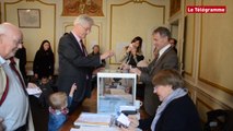 Lamballe. Les deux candidats votent aux municipales