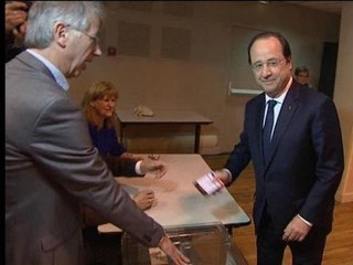 Download Video: Municipales 2014: les personnalités politiques ont voté - 23/03