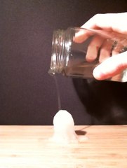 Stalagmite d'acétate de sodium