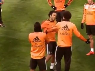 Cristiano Ronaldo impazzisce in allenamento