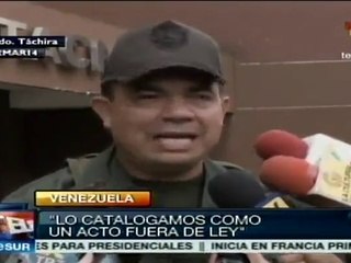 Descargar video: Grupos vandálicos agreden edificios públicos en Táchira, Venezuela