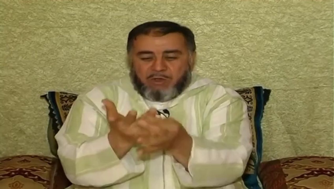 ﺍﻟﺸﻴﺦ ﻋﺒﺪ ﺍﻟﻠﻪ ﻧﻬﺎﺭﻱ   الشوكولاتة لذيذة لكن الإكثار منها يؤدي ويهلك