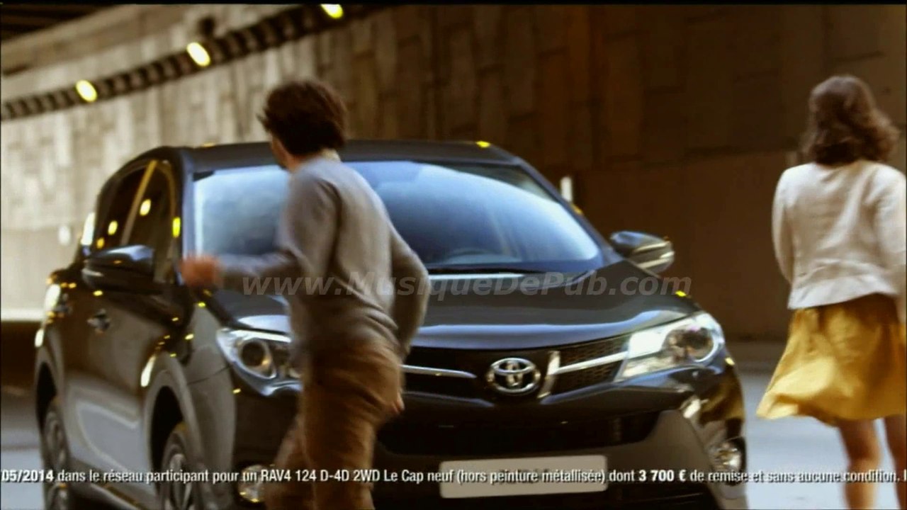 pub Toyota RAV4 'les drones espions' 2014 [HQ]