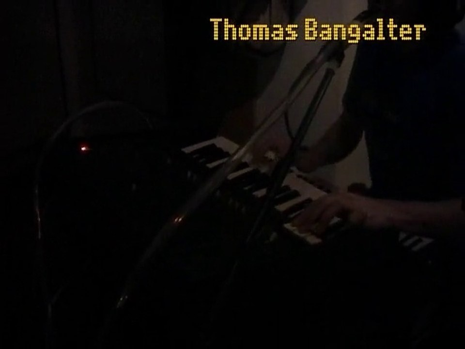 Thomas Bangalter ( Daft Punk ) en vrai sur la cassette VHS ( ultra collector ) de 113 Fout la merde