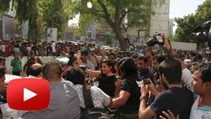 OMG! Sunny Leone's Fans Get Closer To Her Body