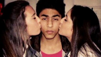 Caught On Cam – Shahrukh Khan's Son Aryan Khan Gets Kissed By Girls