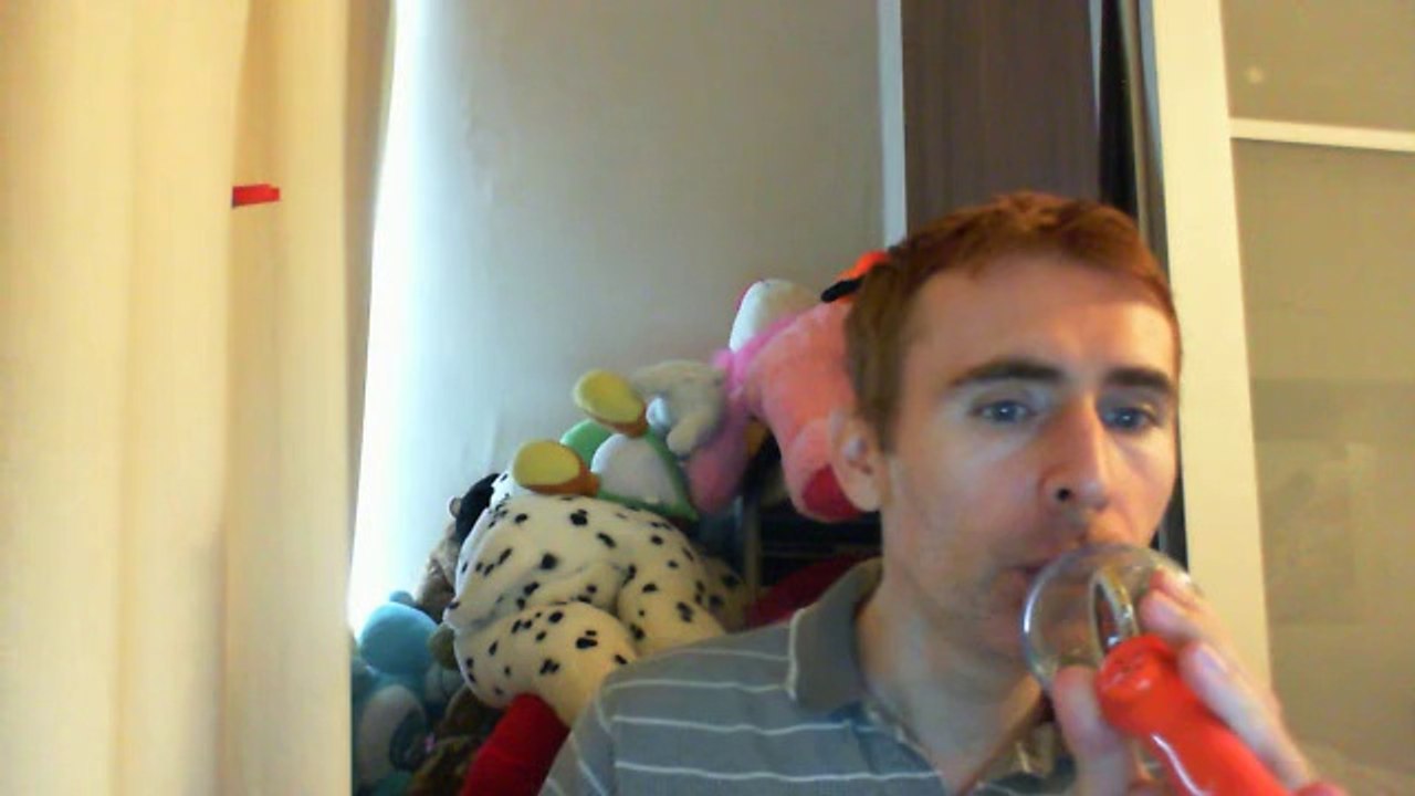 Wiwi égratigne "tant qu'il y aura des étoiles" de Tino Rossi