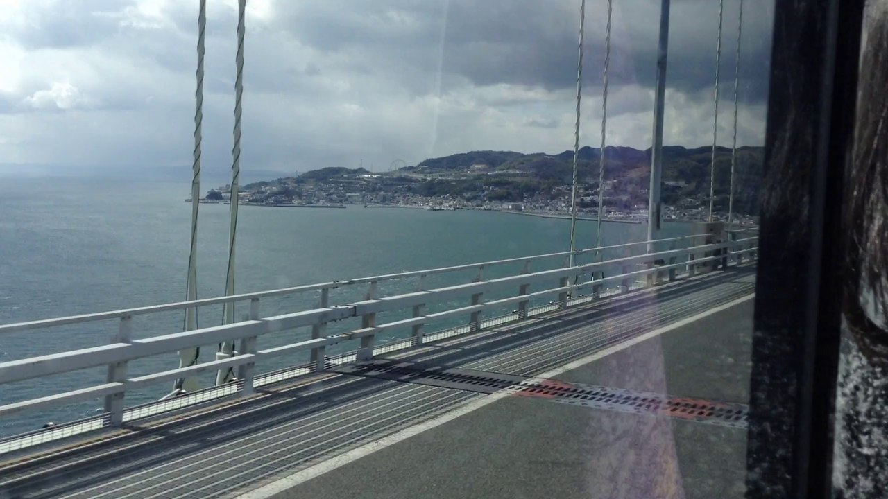 明石海峡大橋（ＪＲ高速バス高松行きから）