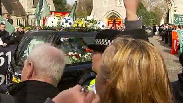 Thousands line streets for funeral of RMT leader Bob Crow