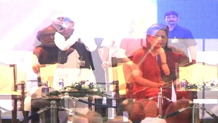 PM had no control on cabinet, Sonia decides on files- Baru