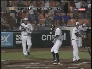 Home Run de Rolando Acosta de Tigres de Quintana Roo (10-04-2014)