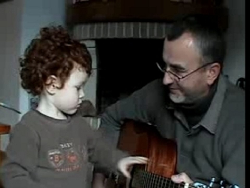 ET MAINTENANT LA GUITARE