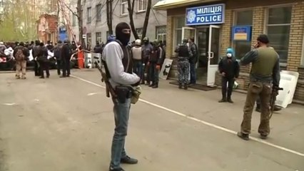Police station takeover adds to tensions in eastern Ukraine