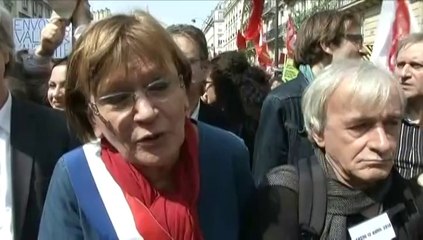 Marche contre l'austérité et le gouvernement : "Envoyons Vallser l'austérité, Hollande ça suffit"