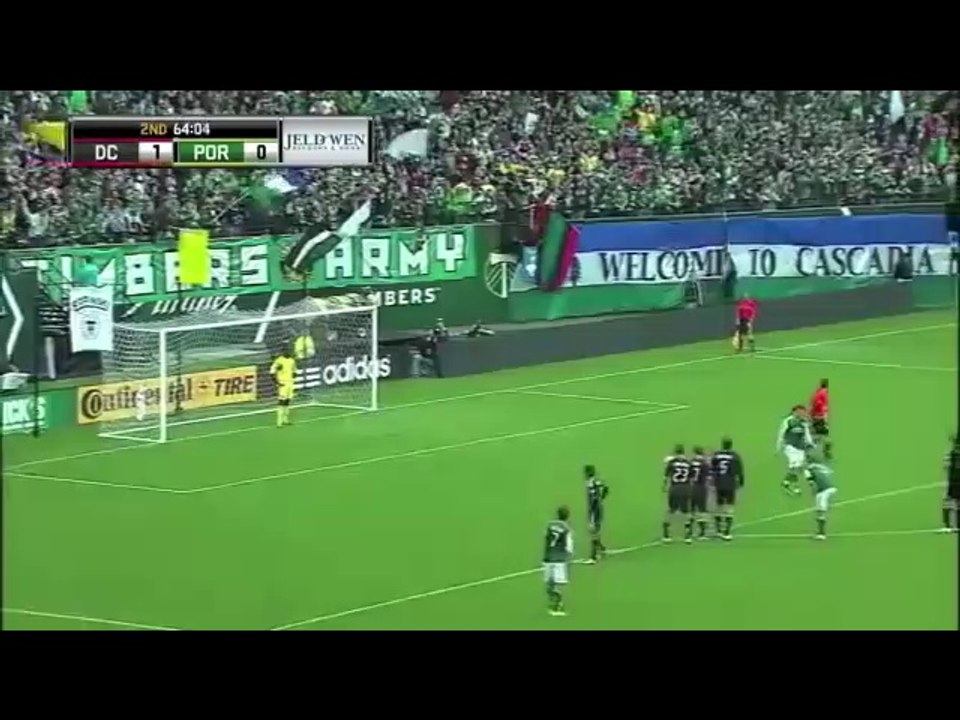 Hakem gol attırana kadar penaltı veriyor