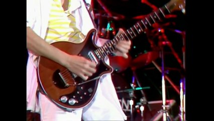 Queen - I want to break free live at wembley