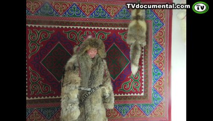 Cazando zorros con águila en Mongolia