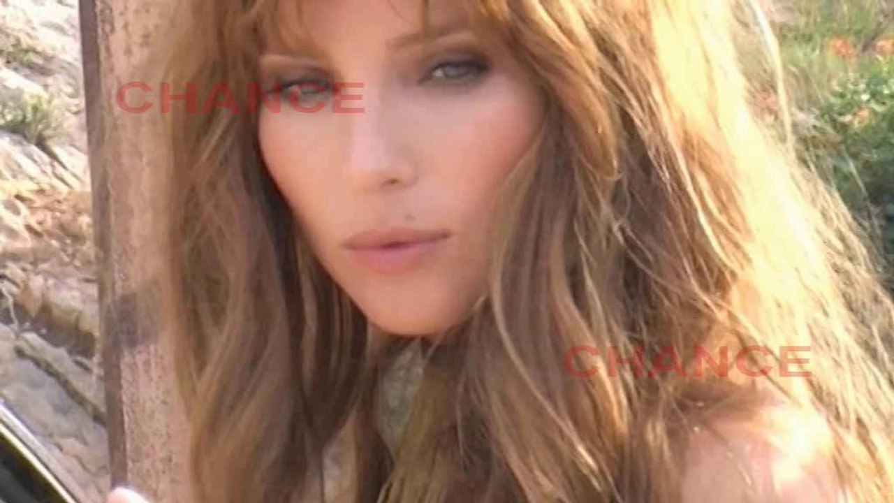 Elsa Pataky presenta a sus mellizos