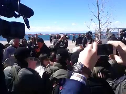 Ένταση ανάμεσα σε ΜΑΤ και εκπαιδευτικούς στην παρέλαση της Θεσσαλονίκης 2