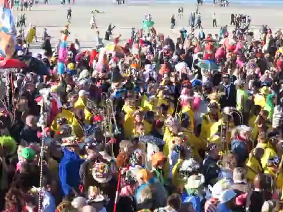 La bande sur la plage de Dunkerque