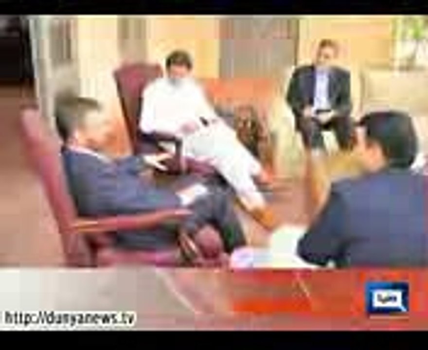 Dunya_News_-_Pakistan_s_famed_Peshawari_Chappal_wins_English_hearts
