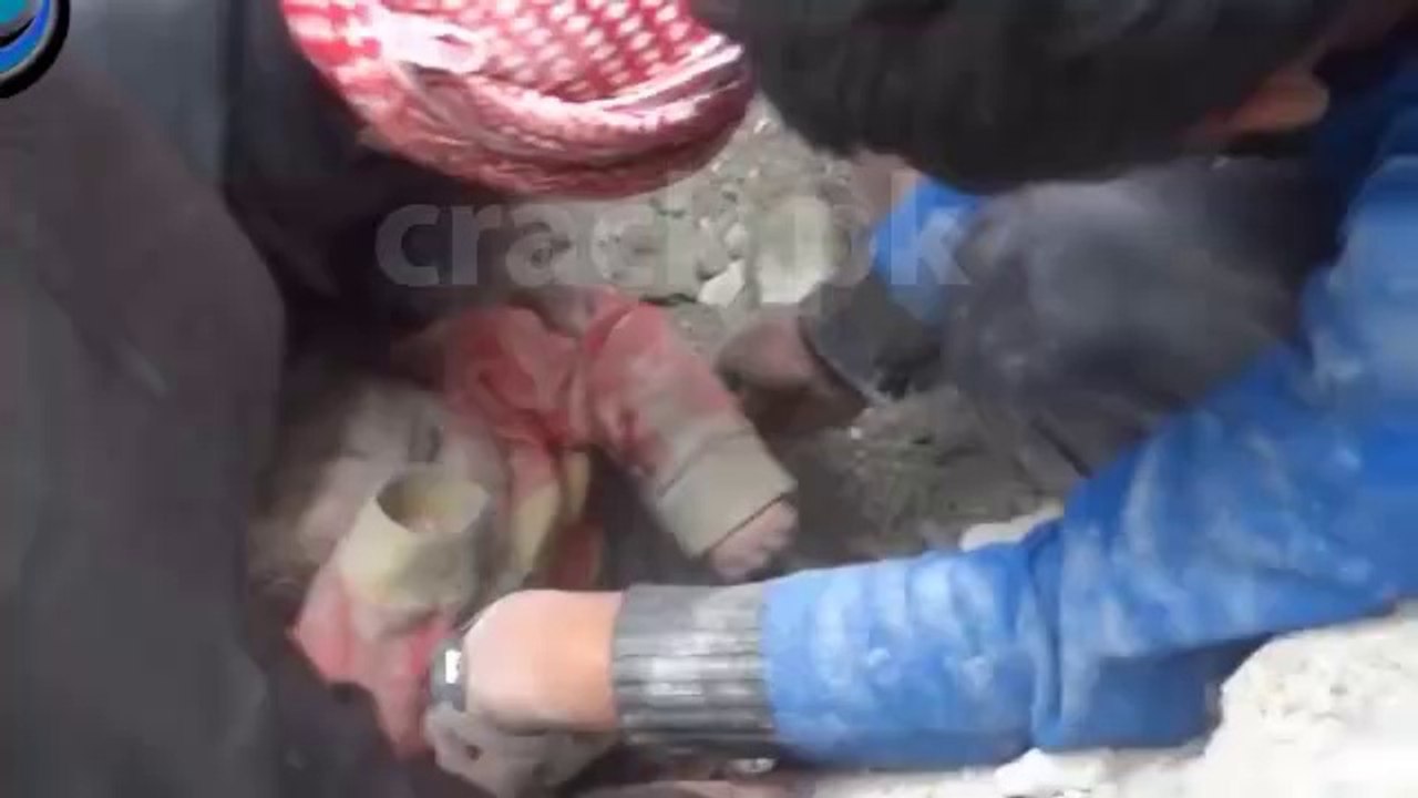 Jisay Allah Rakhe Usay Kon Chakhey