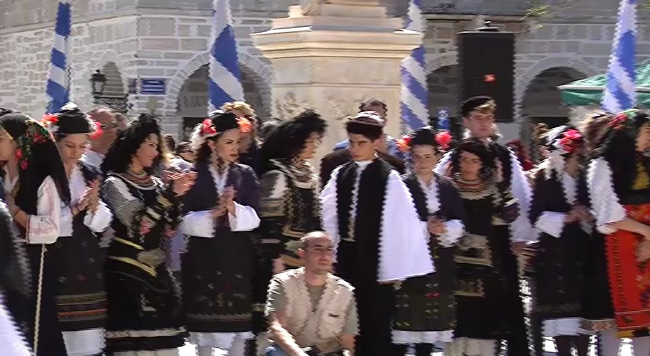 Χοροί για την επέτειο της 25ης Μαρτίου στην Σύρο