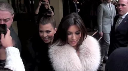 El momento de niñas crueles de Kim y Kourtney Kardashian