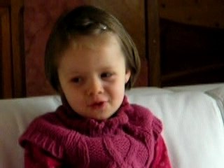 Julie chante en Anglais pour Maman