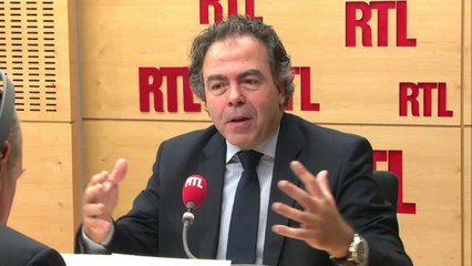 Luc Chatel fustige "l'amateurisme du gouvernement"