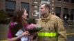 Un pompier demande une institutrice en mariage pendant un exercice de sécurité incendie!