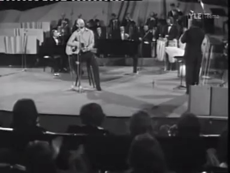 Roger Whittaker : enorme performance... Chante et siffle comme un oiseau!
