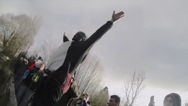 Un faux saut à l'élastique - Enterrement de vie de garçon bien fun!