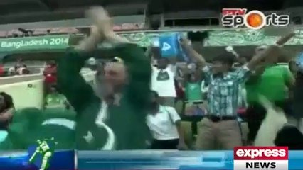 Bangladeshis banned from flying rivals’ flags