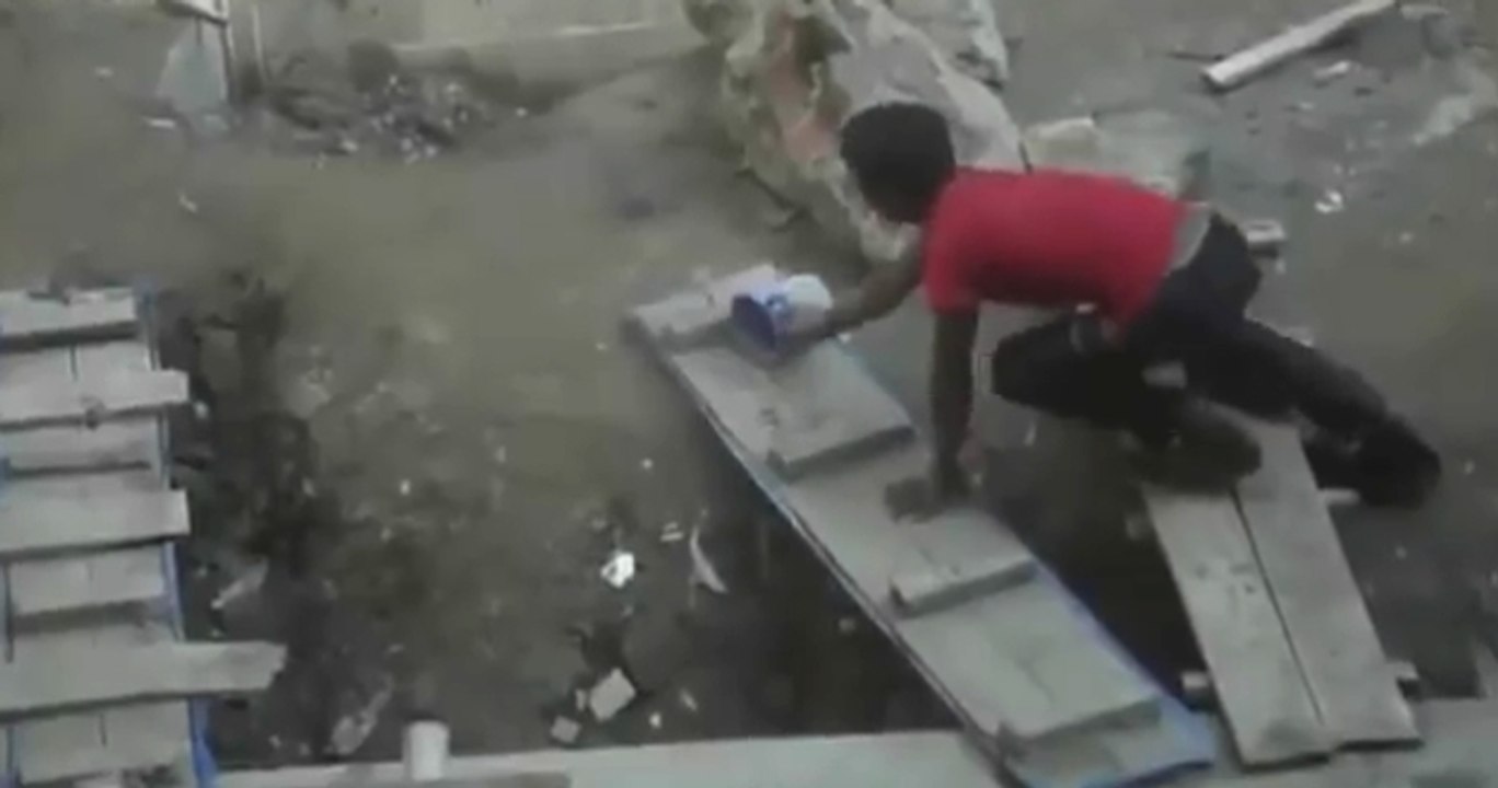 Hayatında İlk Defa Lazer Işığı Gören Masum Adam