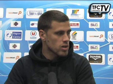 Laval - Tours FC Laval une équipe qui joue au ballon, mais une équipe sous pression (B. Bergougnoux)