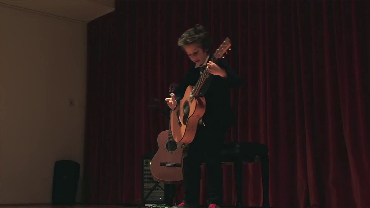 9yr old Frano plays Jack Magic [Live]