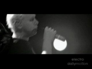 DEPECHE MODE - SHAKE THE DISEASE (LIVE)