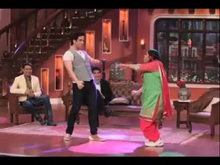 Jeetendra, Tusshar on Comedy Nights With Kapil - IANS India Videos