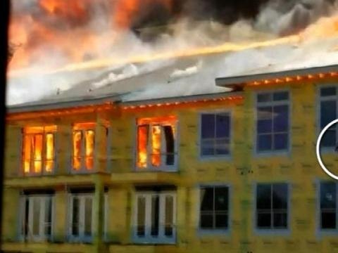 Etats-Unis: le sauvetage incroyable d'un ouvrier dans un incendie - 27/03