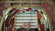 Reprendre Star Wars sur un orgue d'église! Magique...