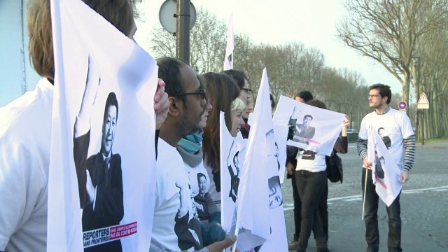 Franceses protestam contra repressão chinesa