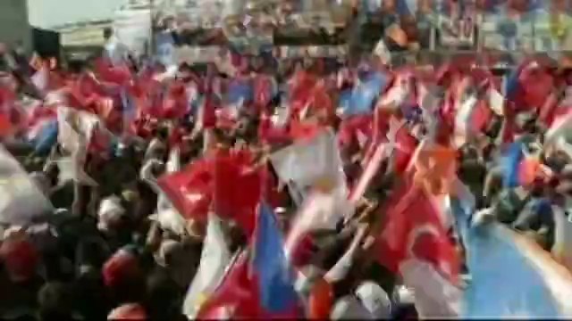 Başbakanın Miting Esnasında Sesi Kısıldı (Helyum Gazı İçerir)
