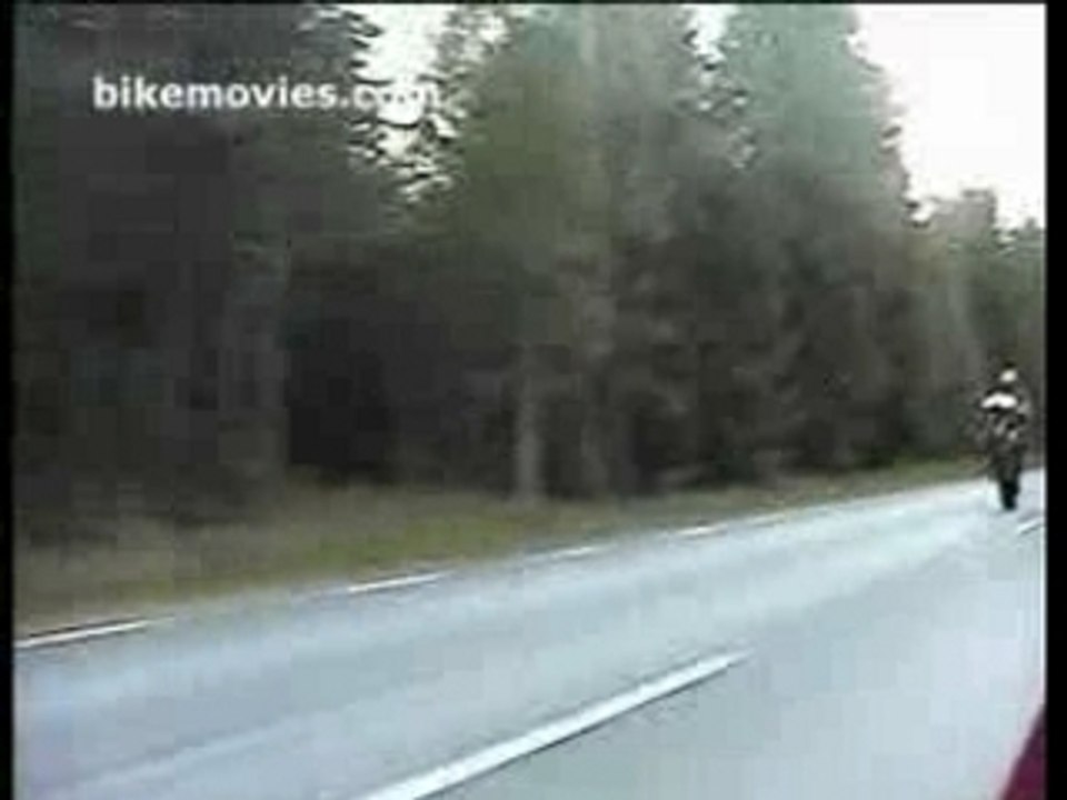 stunt avec gsx r, r1 etc...